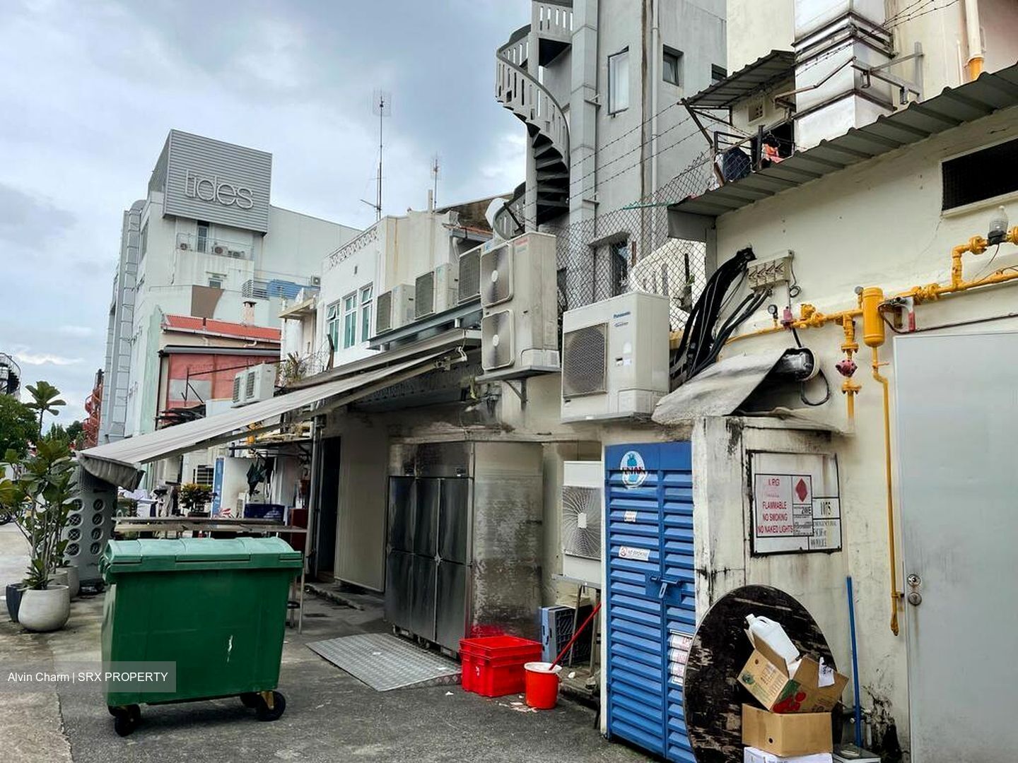 Jalan Jamal (D15), Retail #452145011